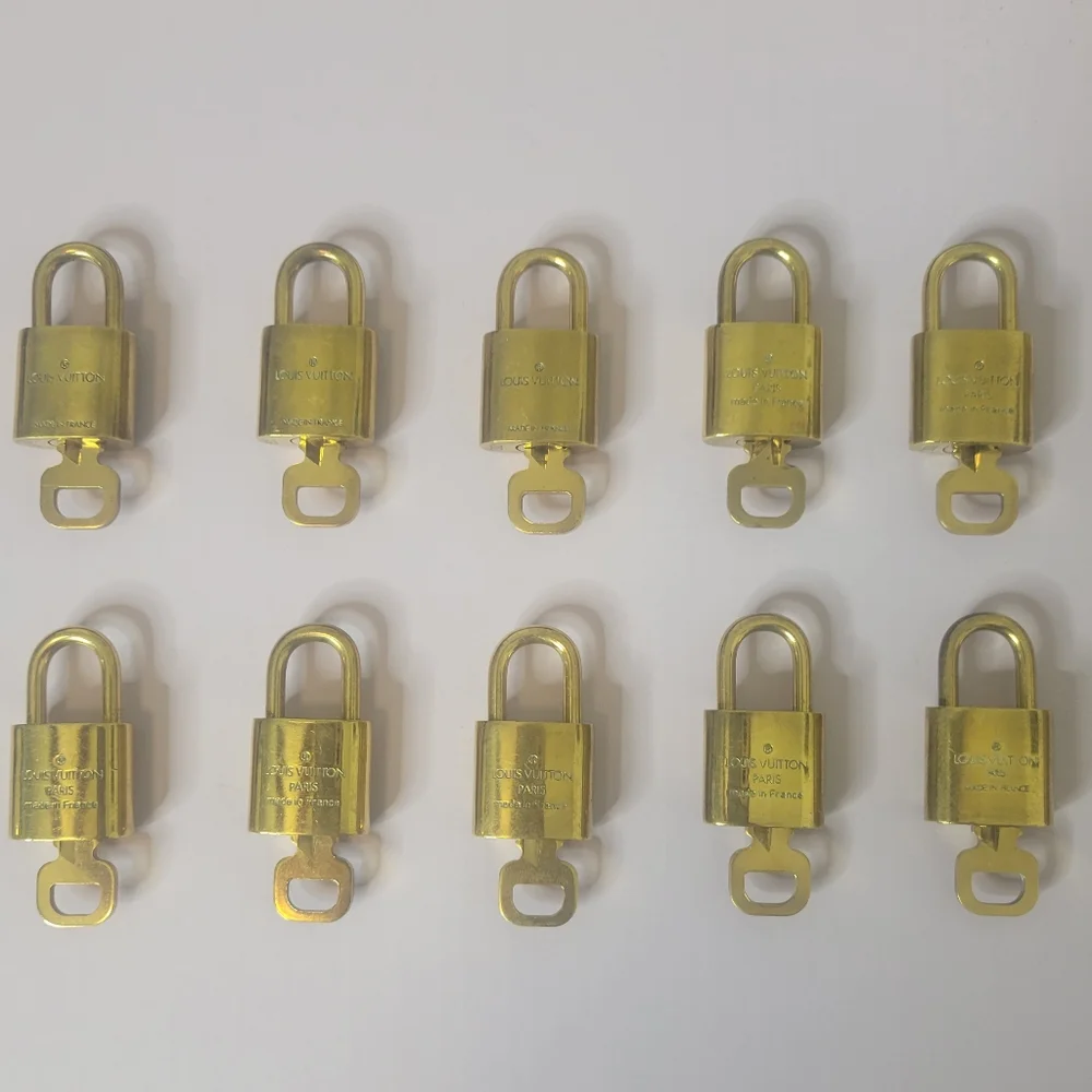 Louis Vuitton Lock & Key in Mint Condition, sold indivually - Picture 3 of 6